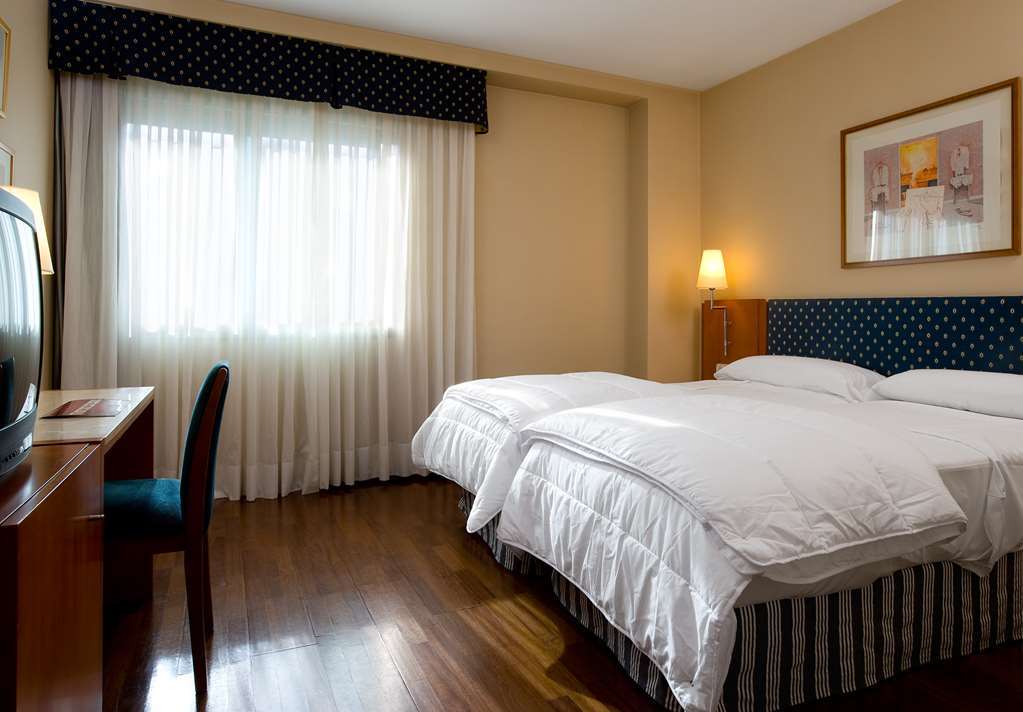 Hotel Nh Sport Saragossa Zimmer foto